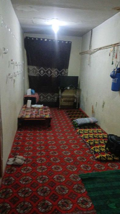 Оруджев мактаб йонида 2 хонали квартира сотилади