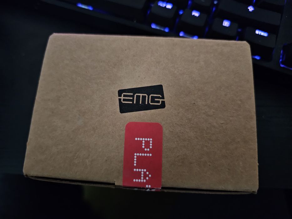 Gotoh tremolo, locking tuners, locking nut, emg 81