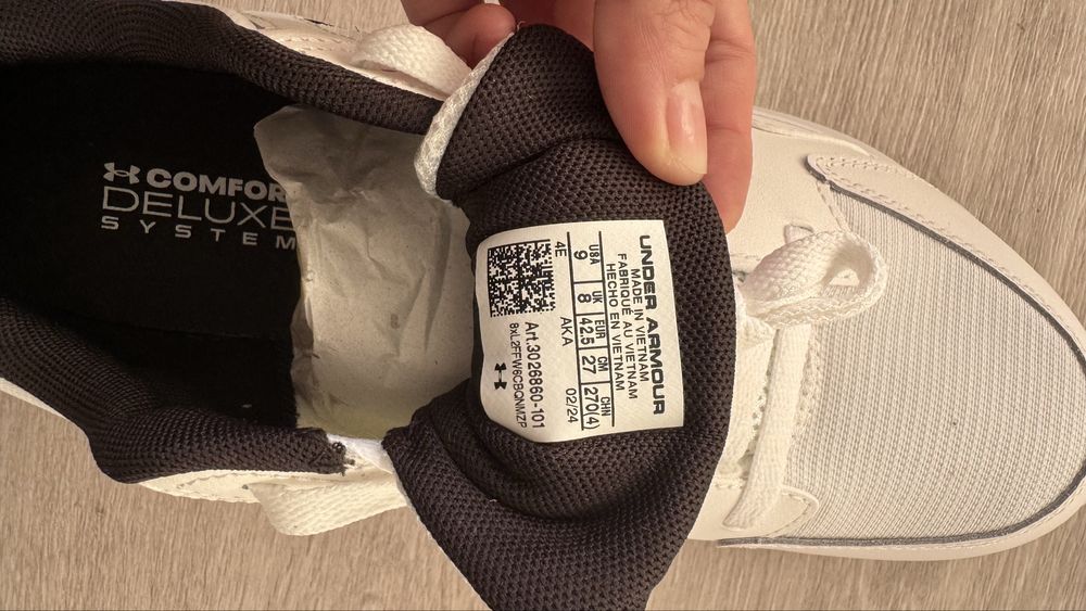 Продам кроссовки