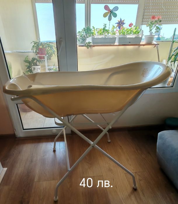 Детско корито със висока стойка и термометър