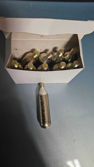 10 БР. СО2 патрони 16 гр. с резба (PG 01001) за автомат за бира