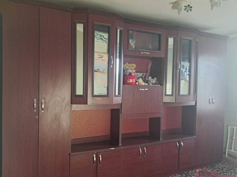 Стенка арзон нархда сотилади