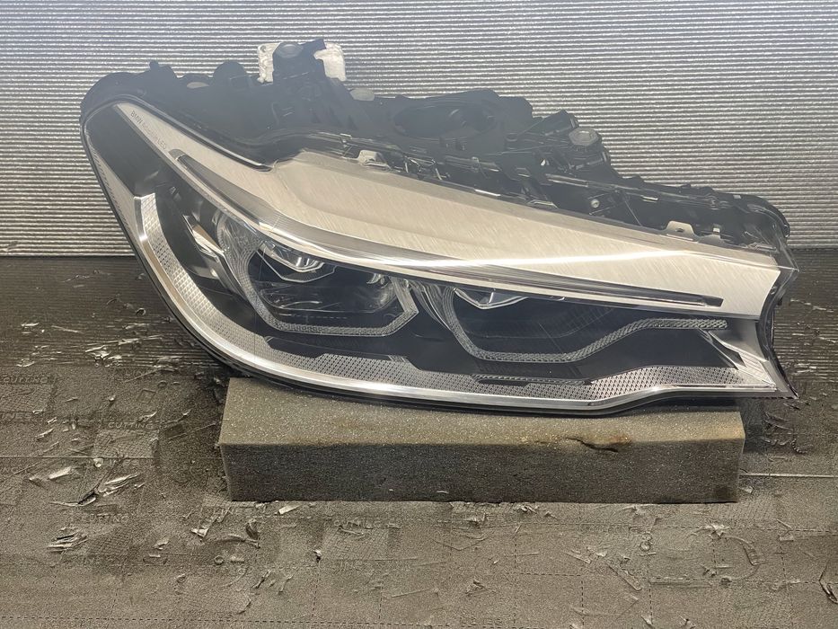 Far dreapta Bmw seria 5 G30 g31 Led adaptive ICON