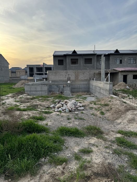 Yer sotiladi 2.5 sotix Fundamenti bor