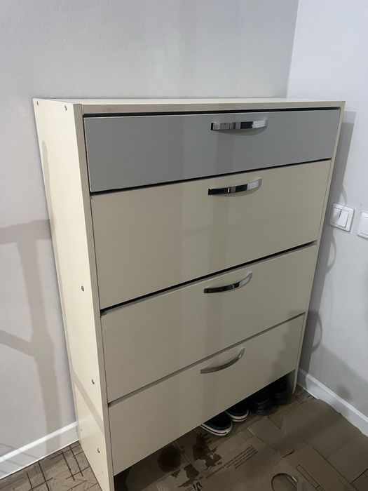 Продам обувницу