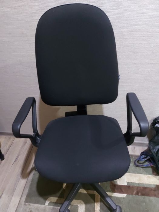 Стулья офисные Район Усолка!