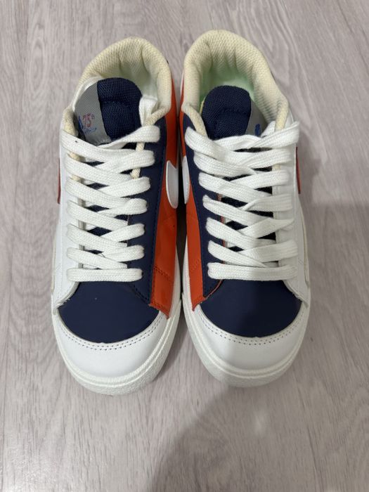 продам кроссы белые б/у