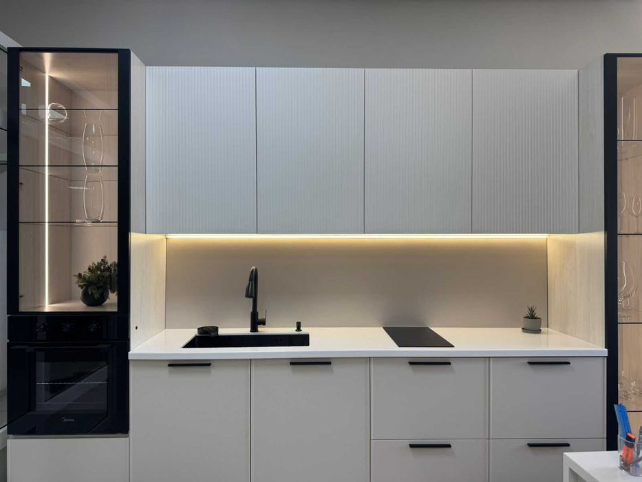 Кухонный гарнитур из шоу рума