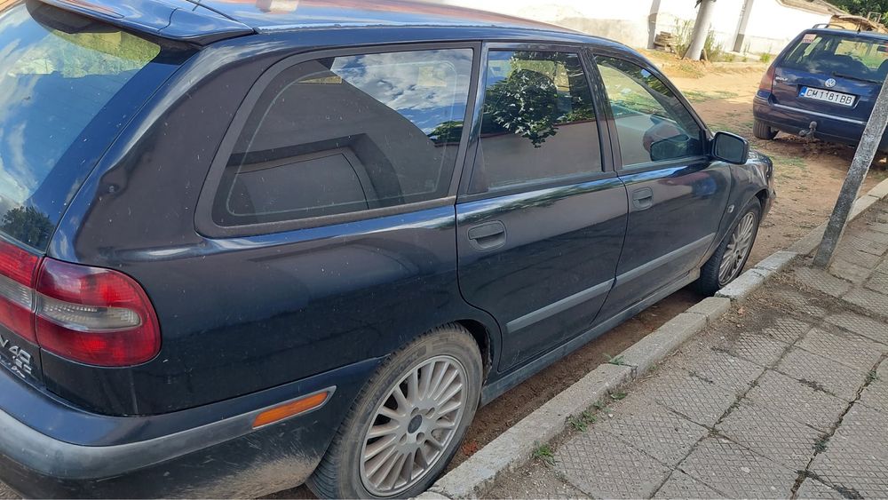 Продавам Volvo V40 1.9 TD 115 к.с.