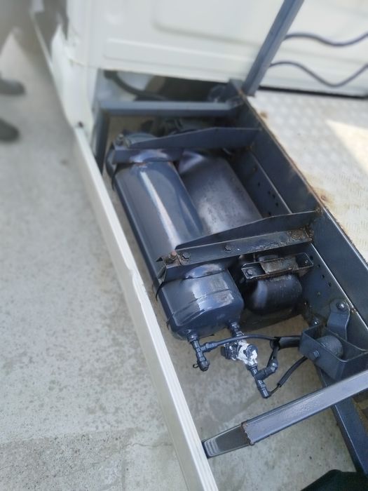 Компресор и каросерия за влекач