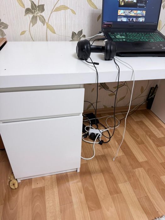 Продам стол IKEA