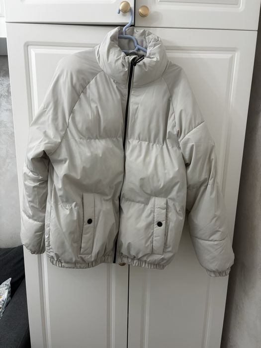 Vand geaca de la Bershka