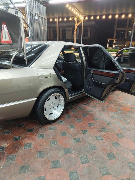 Mercedes W124 Ешка