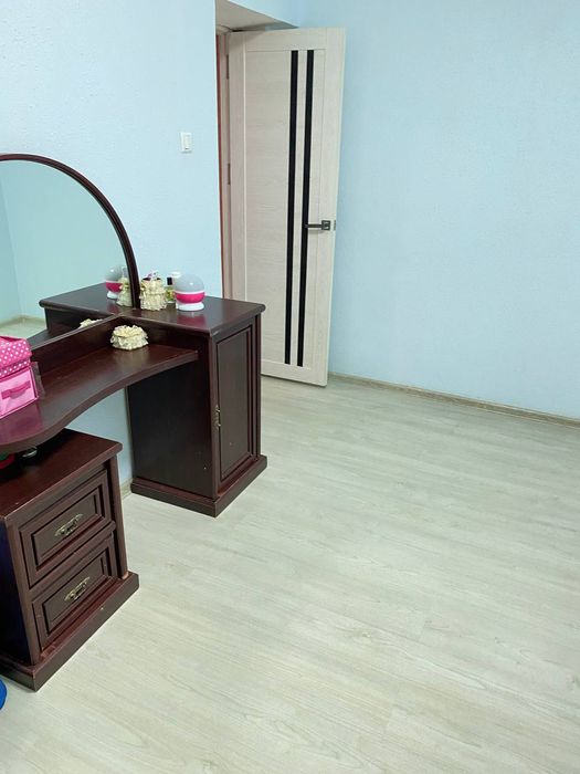 Квартира 6 хонали срочна сотилади