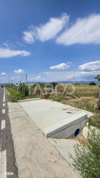 Teren industrial de vanzare pe Drumul vechi al Pianului
