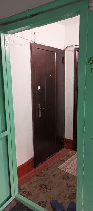 Продам входную дверь