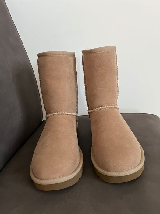 Нови Велурени апрески UGG Classic
