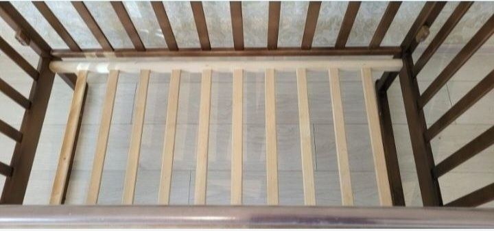 Отдам детскую кроватку.