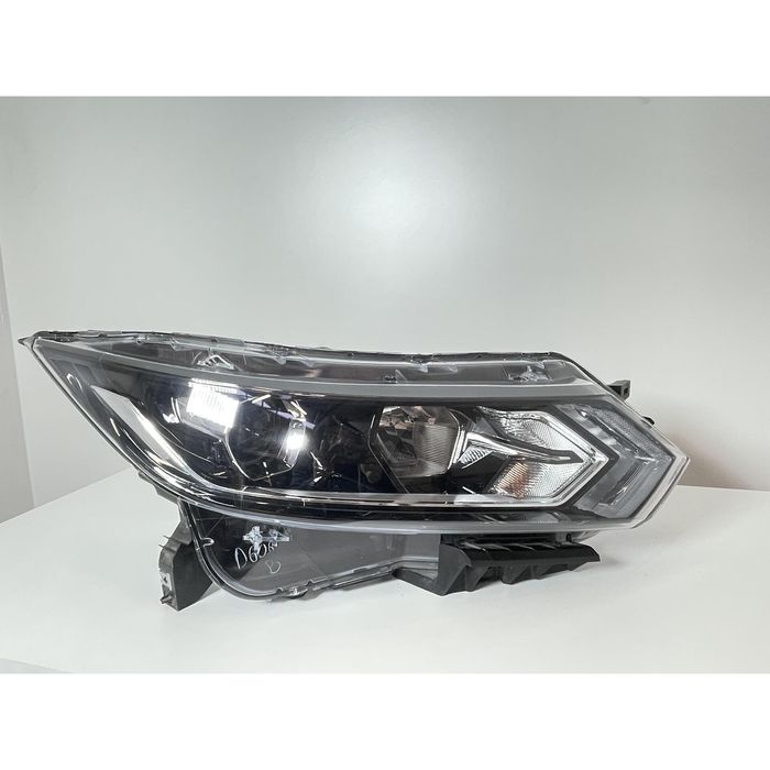 Десен фар за nissan qashqai j11 - 26010hv00a