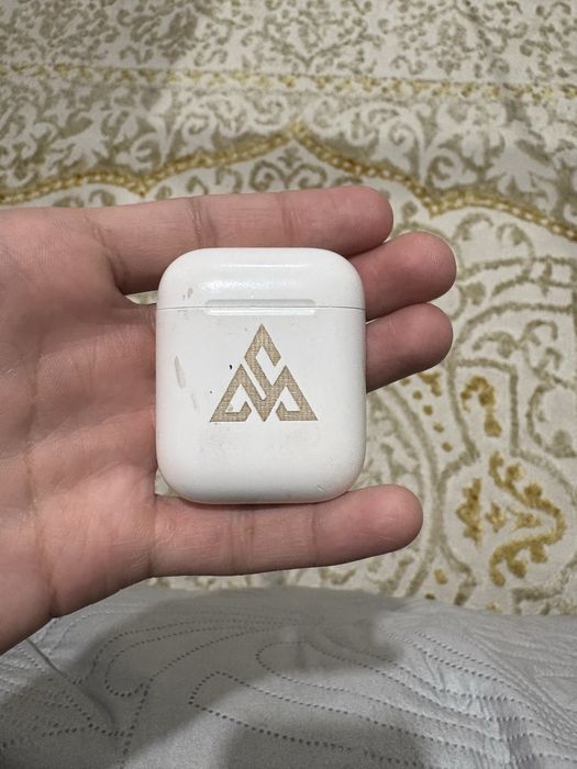 Продам Airpods 2 поколения оригинал