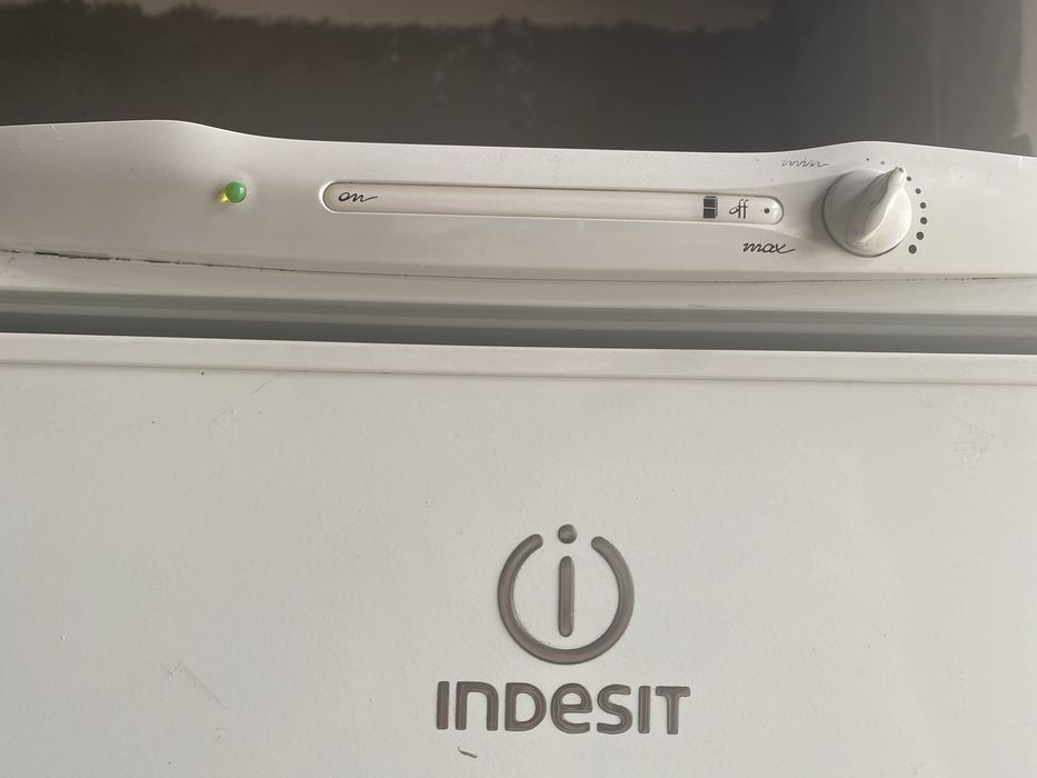 Продается холодильник Indesit