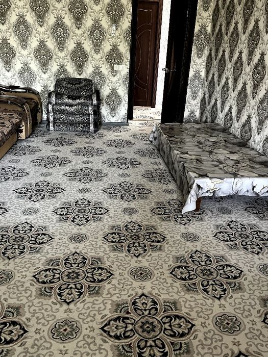 Продается 2 х комнатная квартира в центре Чирчика