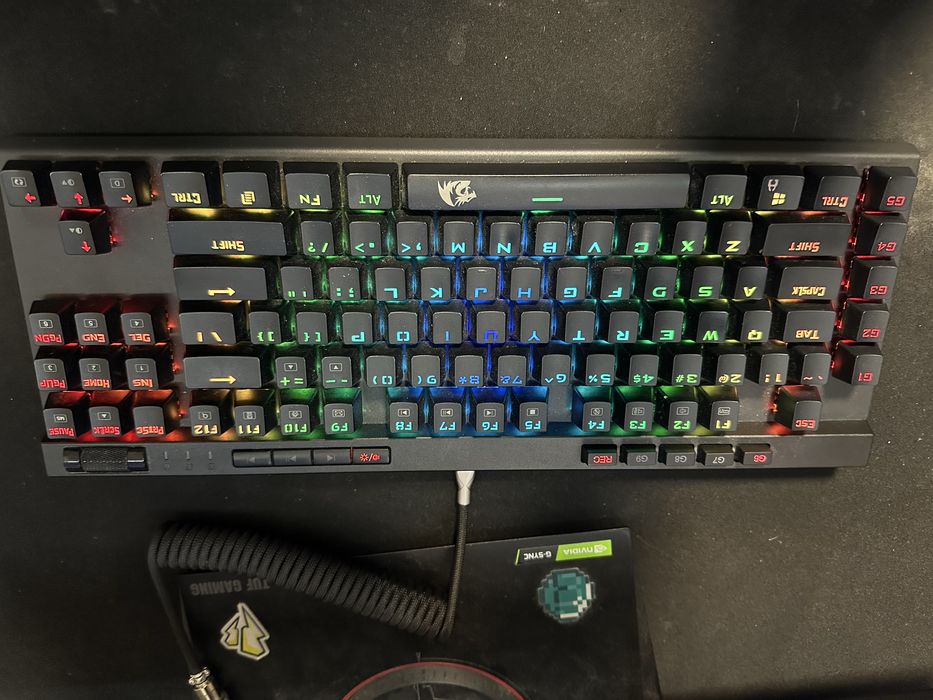 Redragon K587 RGB TKL механична клавиатура