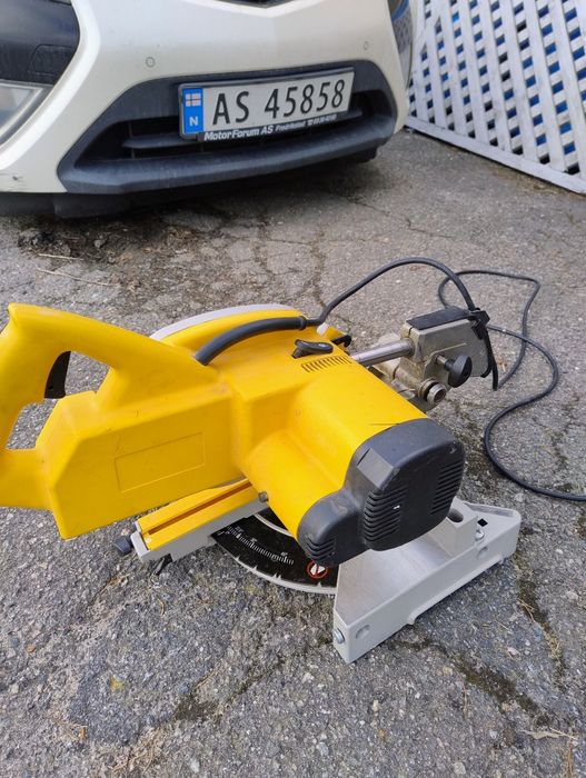 Dewalt циркуляр/пендула