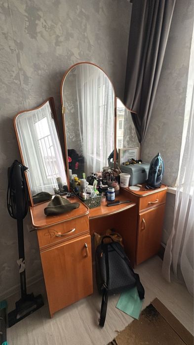 Шкаф айнасымен тегін беремін!