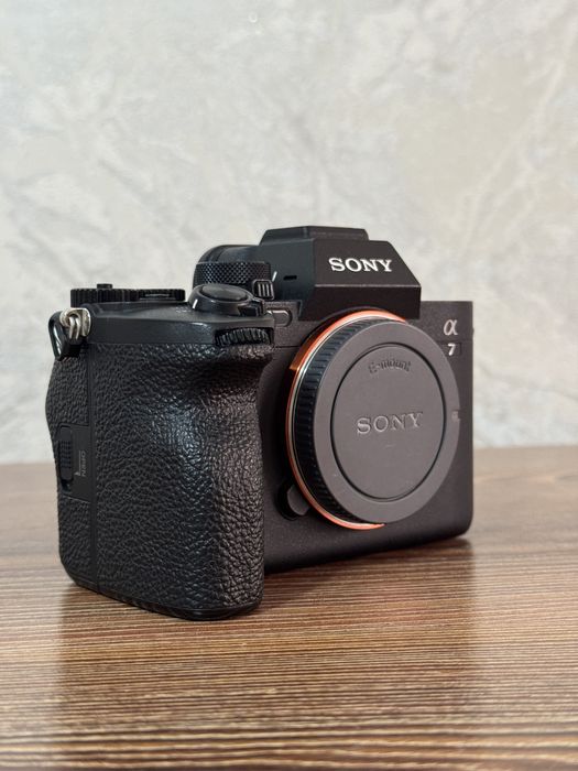 Sony A7IV в отличном состояний