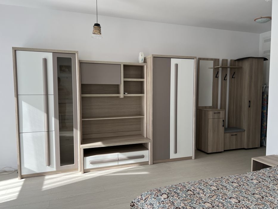 Inchiriez apartament cu o camera 43 m, geam la baie si bucatarie separata,loc de parcare sub bloc , zona linistita in bloc nou 2026