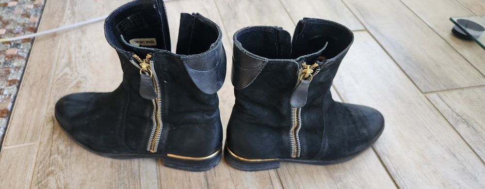 Incaltaminte-ghetute