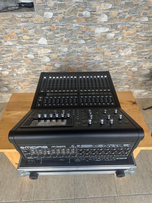 Vand mixer midas m32nu(dynacord,xa,fbt,montarbo,rcf,vl)