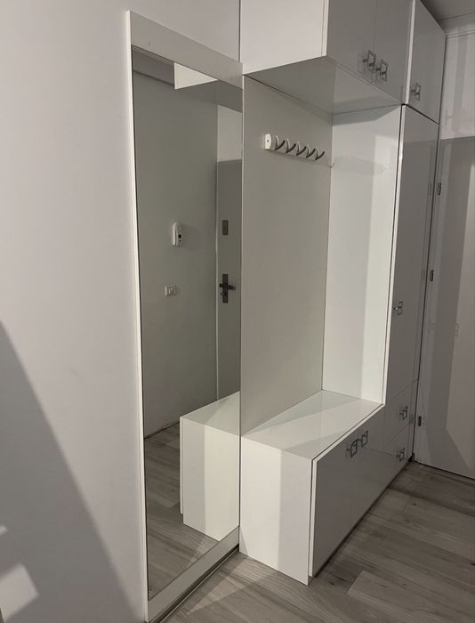 Dulap facut la comanda pentru hol