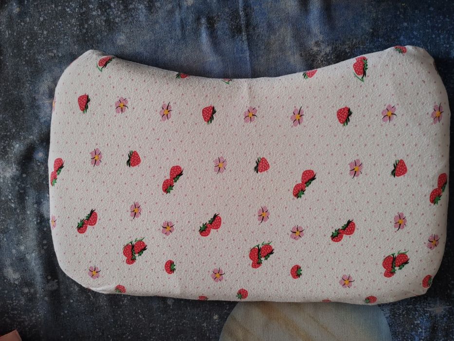 Vând perna bebe ergonomica