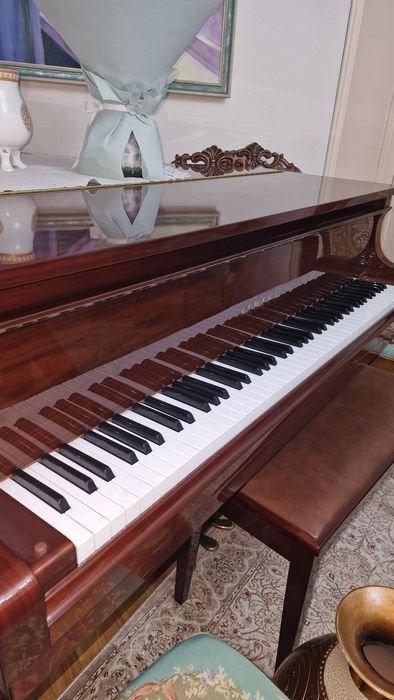 Продам рояль фирма Yamaha.