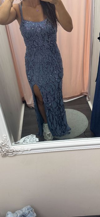 Официална рокля с пайети