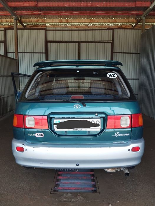 Продам машину Toyota Ipsum