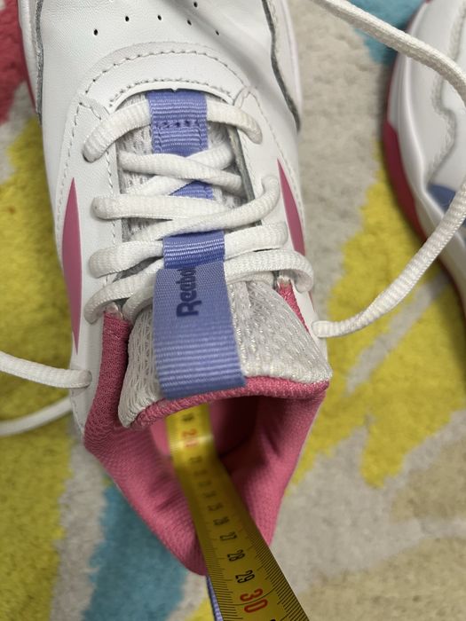 Adidasi Reebok mărimea 32,5