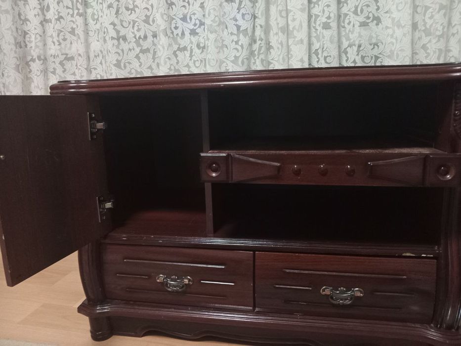 Тумба под телевизор Б/у , самовывоз, 15к