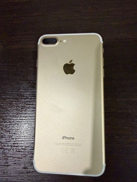 Продам iPhone 7 плюс