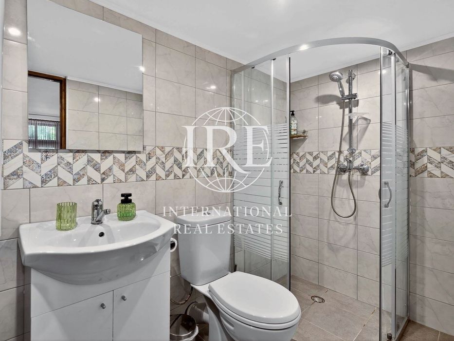 Едноетажна къща, тип хасиенда с басейн! Живописна локация! Тишина, сп