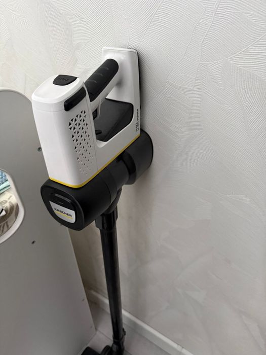 Продам пылесос Karcher VC4