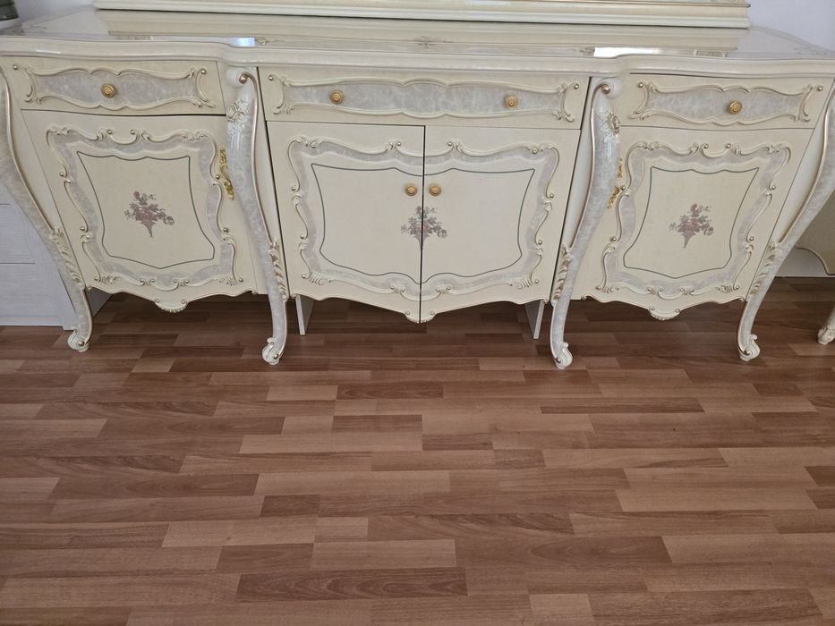 Продаётся комод и сервант