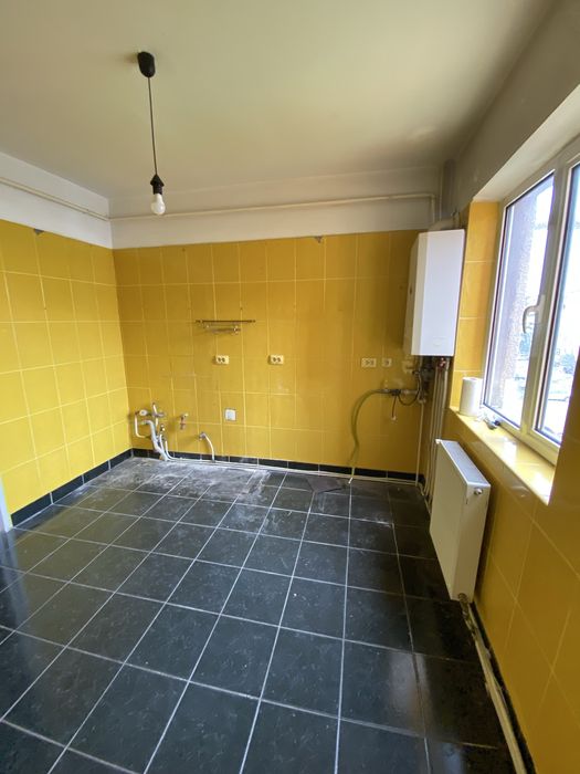 De vanzare Apartament 3Camere Trivale Etaj 3/4 pret 72.000€
