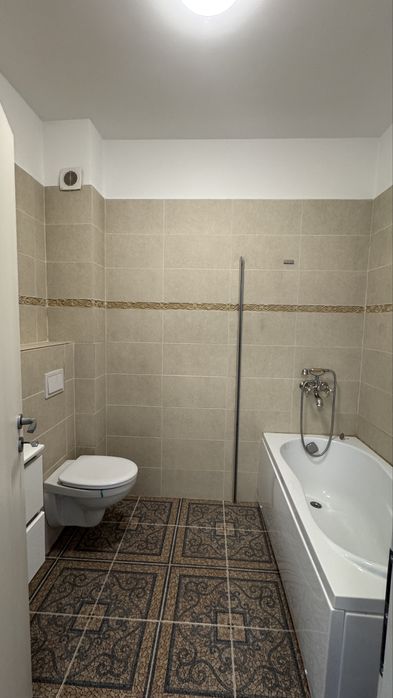 Închiriez garsonieră 40 mp, an construcție 2020