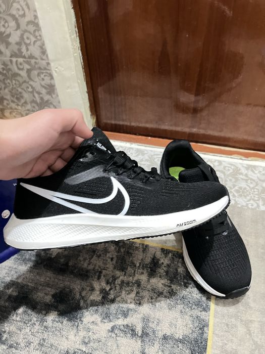 Кроссовки Nike новый