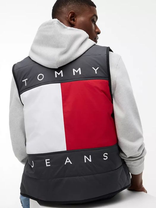 Продам безрукавку от Tommy