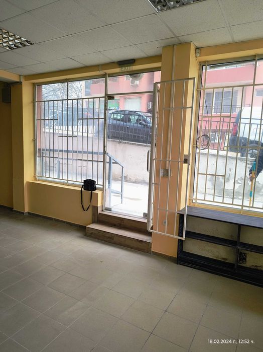 Дава се под наем Магазин в Варна, Възраждане 1 - 82 кв.м за 765 € - Снимка #4