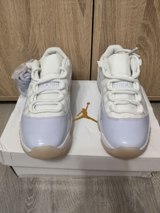 Jordan 11 Low Mov
